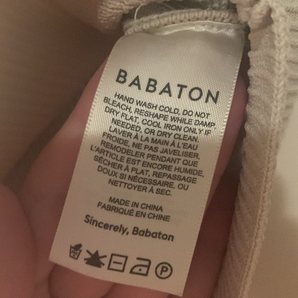 Aritzia Babaton TNA XS and XXS outfit - neutral bone white crop top and sweats - Picture 8 of 10